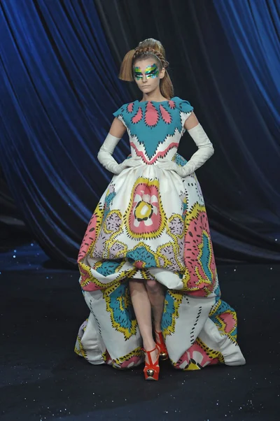 Look 30